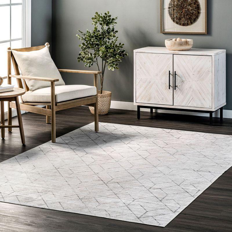 Nuloom Regan Geometric 5x8 Machine Washable Indoor Area Rug for Living Room Bedroom Dining Room Kitchen, Light Grey/Ivory