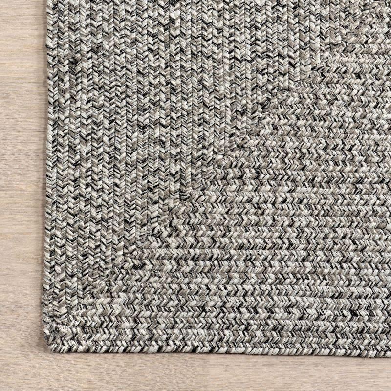 Nuloom Wynn Solid 4x6 Indoor/Outdoor Area Rug for Living Room Patio Deck Front Porch Kitchen, Salt And Pepper/White