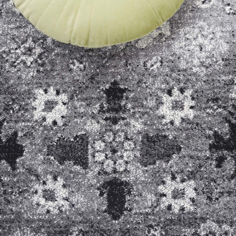 Vintage Hamadan VTH214 Power Loomed Indoor Area Rug - Grey/Black - 5'3"x7'6" - Safavieh