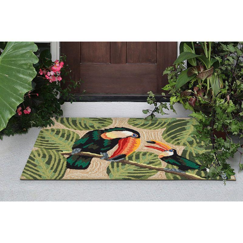 Liora Manne Frontporch Two Cute Toucans Indoor/Outdoor Rug Neutral 2' x 3'