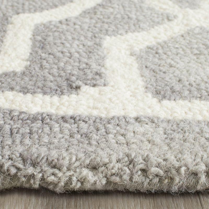 Dip Dye DDY539 Hand Tufted Indoor Area Rug - Grey/Ivory - 7' Round - Safavieh