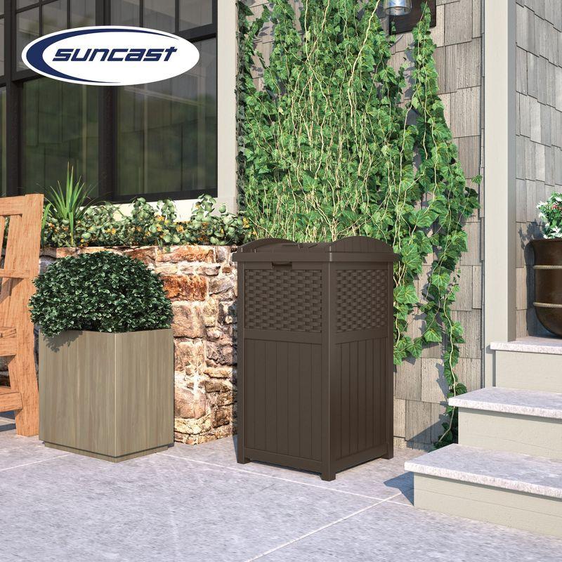 Suncast Suncast 33 Gallon Manual Lift Trash Hideaway Container