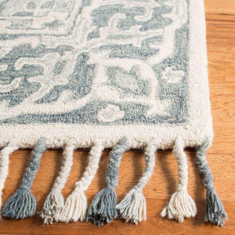 Hand-Tufted Rustic-Chic Grey Wool 2'3" x 5' Runner Rug