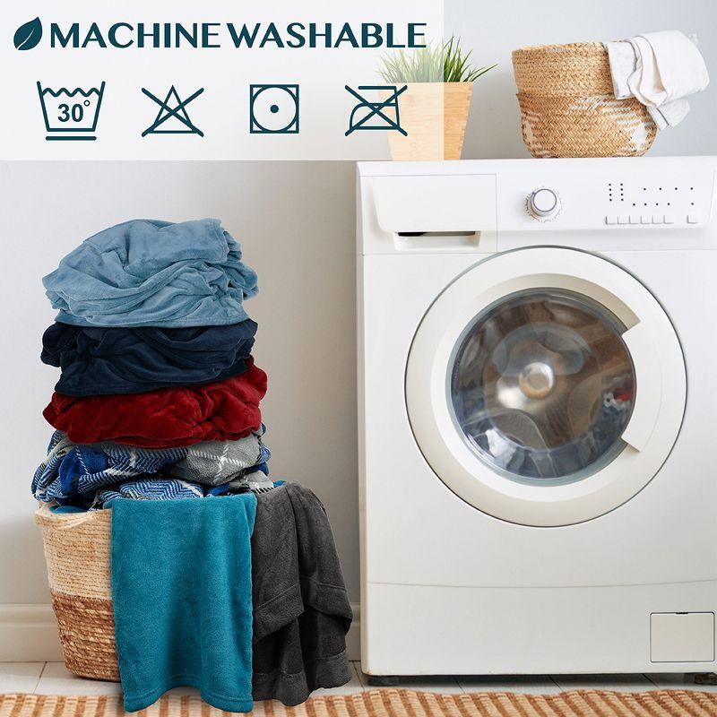 PAVILIA Fleece Wearable Blanket with Sleeves, Warm Cozy Soft Functional Lightweight Sleeved Throw Adults Men Women, Cheetah/Regular Pocket