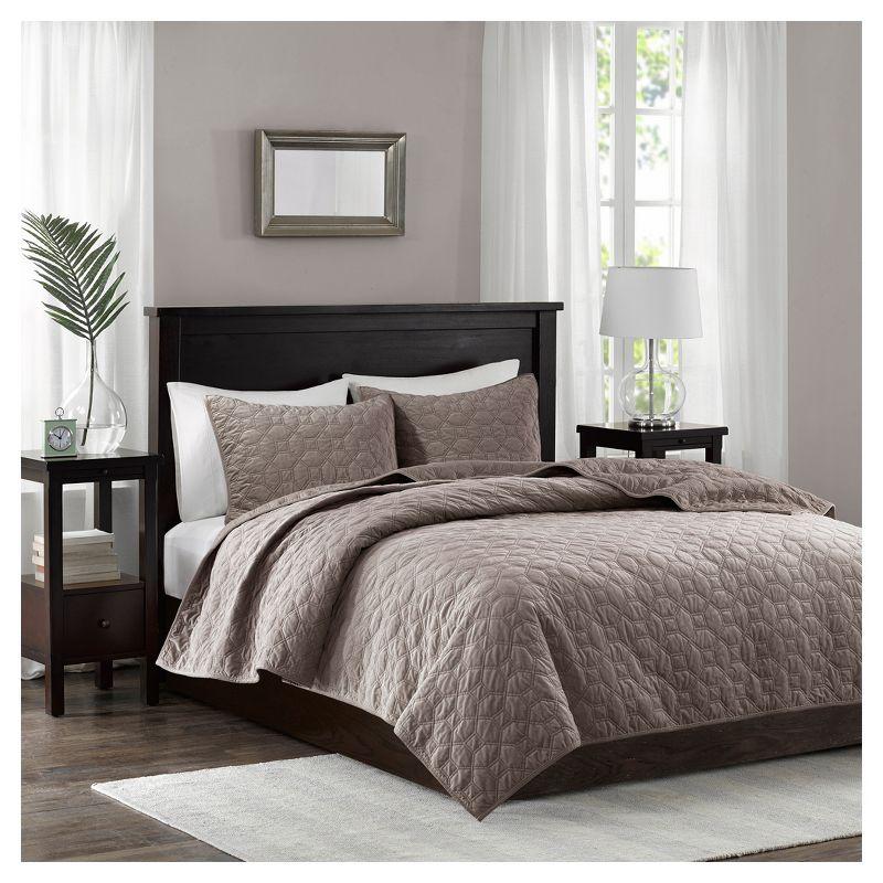 Harper 3 Piece Velvet Quilt Set