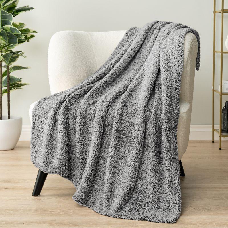 PAVILIA Plush Throw Blanket for Couch Bed, Faux Shearling Blanket and Throw for Sofa Home Decor