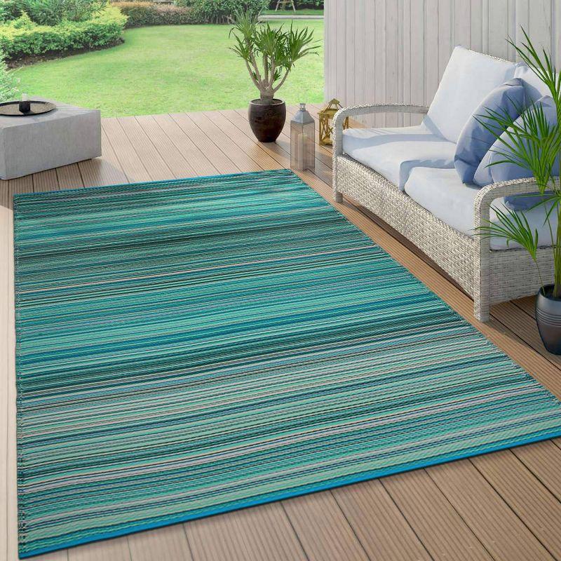 World Rug Gallery Contemporary Stripe Reversible Plastic Indoor and Outdoor Rugs