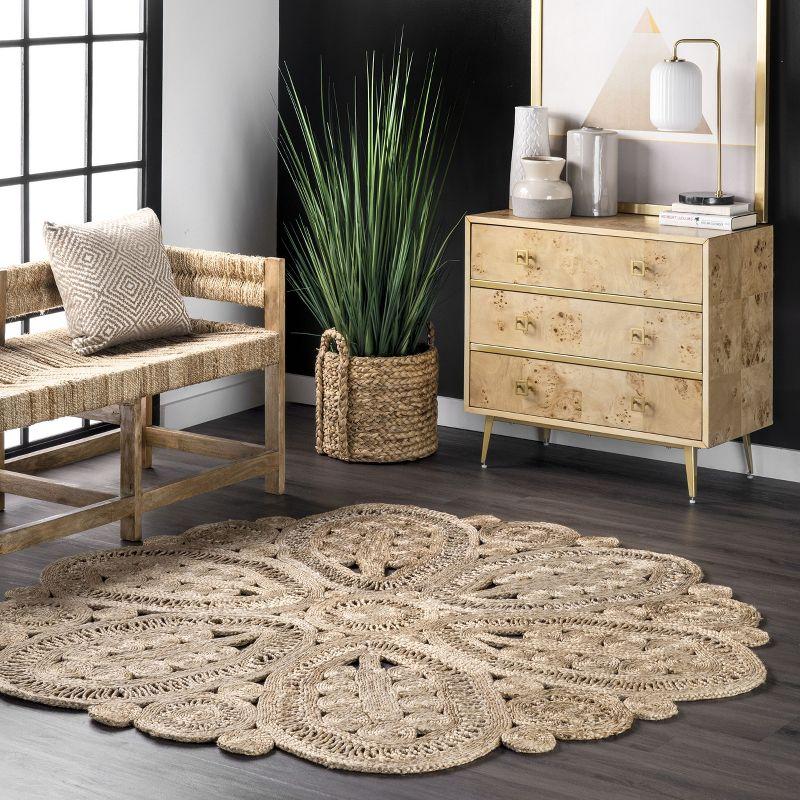 Natural Floral Braided Jute Round Area Rug