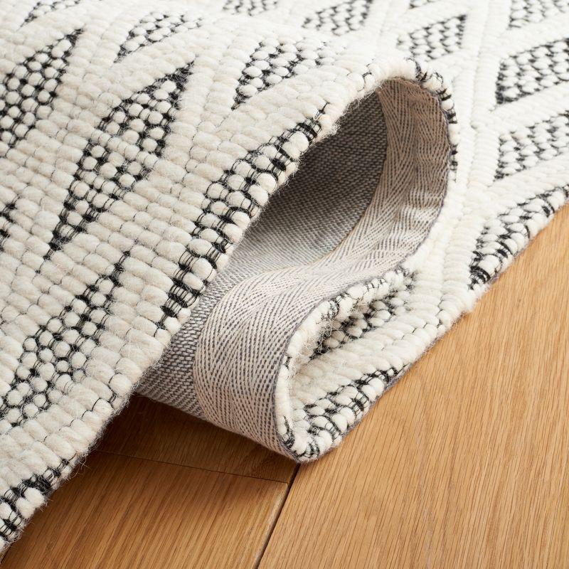 Natura NAT865 Hand Woven Indoor Area Rug - Ivory/Black - 4'x6' - Safavieh