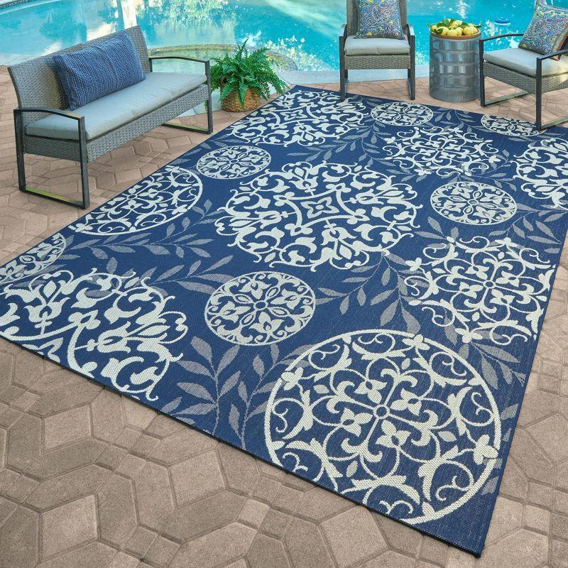 Gertmenian Paseo Emilia Navy Blue/Beige Scrolled Medallion Indoor/Outdoor Flatweave Area Rug