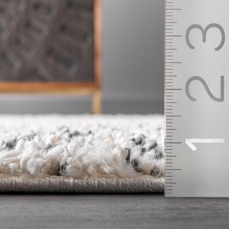 Nuloom Lacey Trellis 2x3 Accent Shag Indoor Area Rug for Living Room Bedroom Dining Room Nursery Entryway, Off White/Charcoal