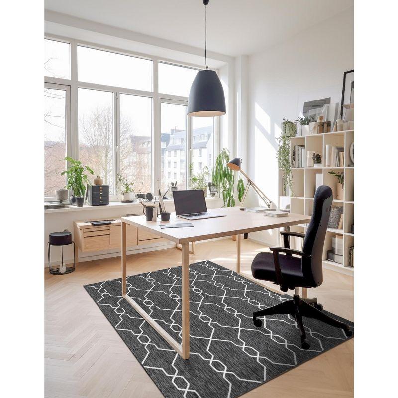 Unique Loom 4' 1 x 6' 1 Rectangle Indoor/Outdoor Trellis Charcoal Area Rug