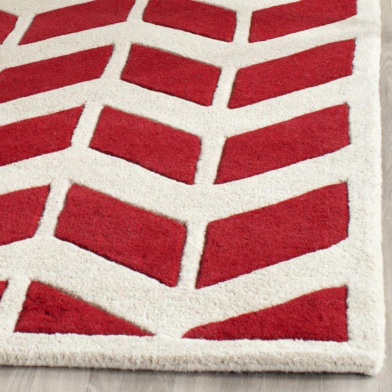 Chatham CHT746 Hand Tufted Area Rug Red / Ivory 5' X 5'  - Safavieh.