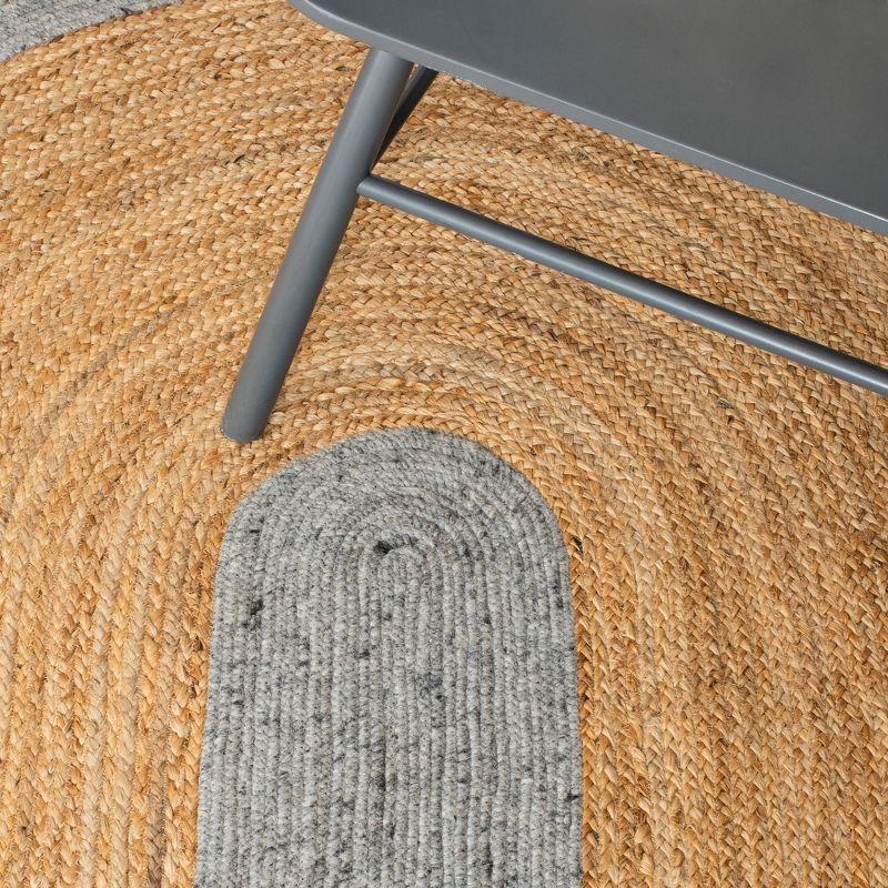 Braided BRD910 Hand Woven Indoor Area Rug - Grey/Natural - 6'x9' Oval - Safavieh