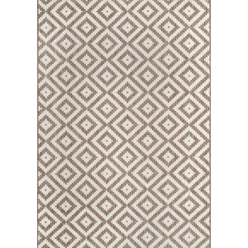 Beige Geometric Diamond Trellis 5'3" x 7'6" Synthetic Area Rug