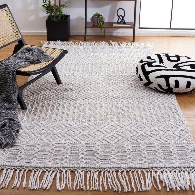 Casablanca CSB276 Hand Woven Indoor Area Rug - Grey/Ivory - 5'x8' - Safavieh