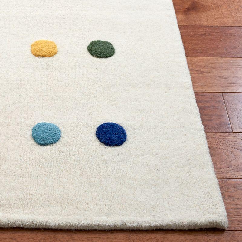 Safavieh Kids SFK804 Hand Loomed Indoor Area Rug - Ivory - 5'x5' - Safavieh