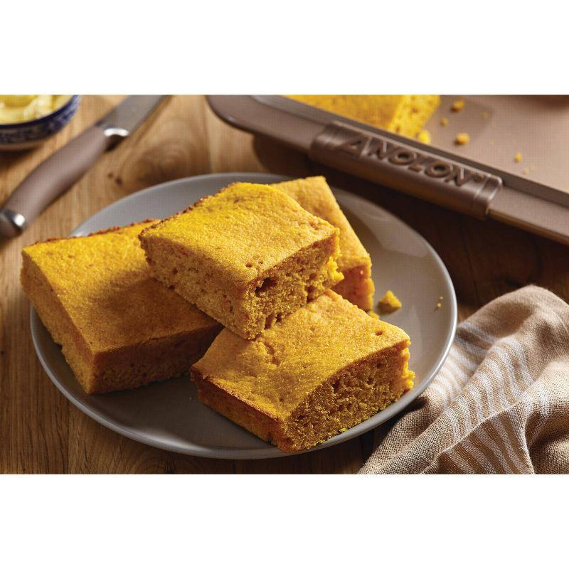 Anolon Anolon Advanced Nonstick Covered Cake Pan with Grips