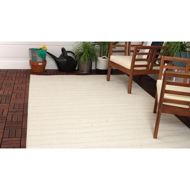 Easy-Care Stain-Resistant Light Gray Synthetic Outdoor Runner