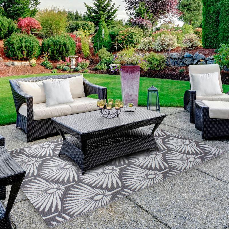 Tropical Fan Leaf Gray & White 4' x 6' Outdoor Area Rug