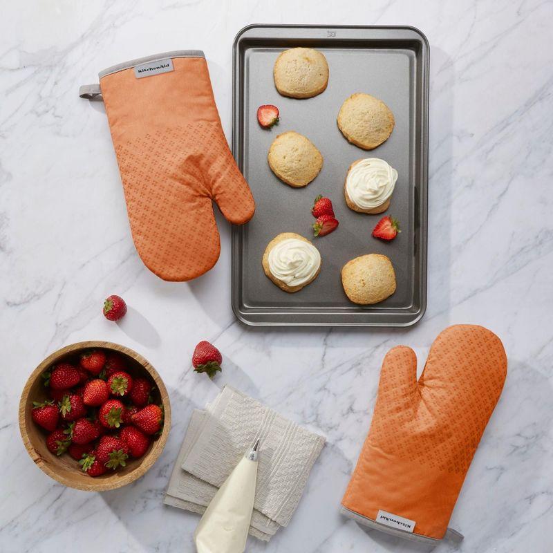 KitchenAid Asteroid Solid Textured Oven Mitt