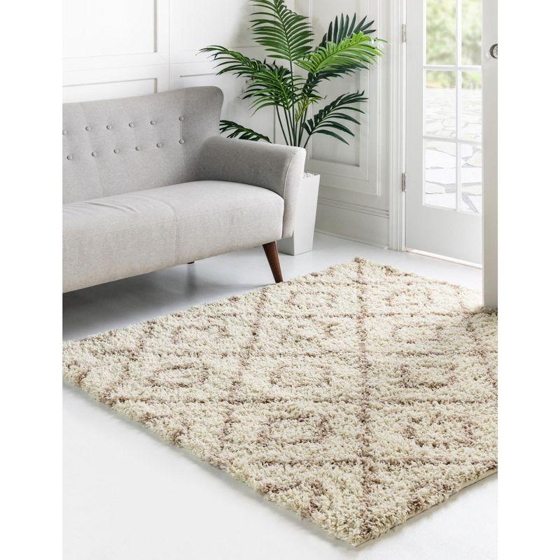 Beige and Ivory Square Trellis Shag Rug 8 ft