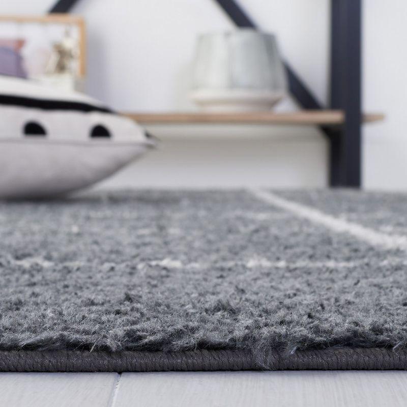 Norway 4' x 6' Gray Synthetic Shag Area Rug