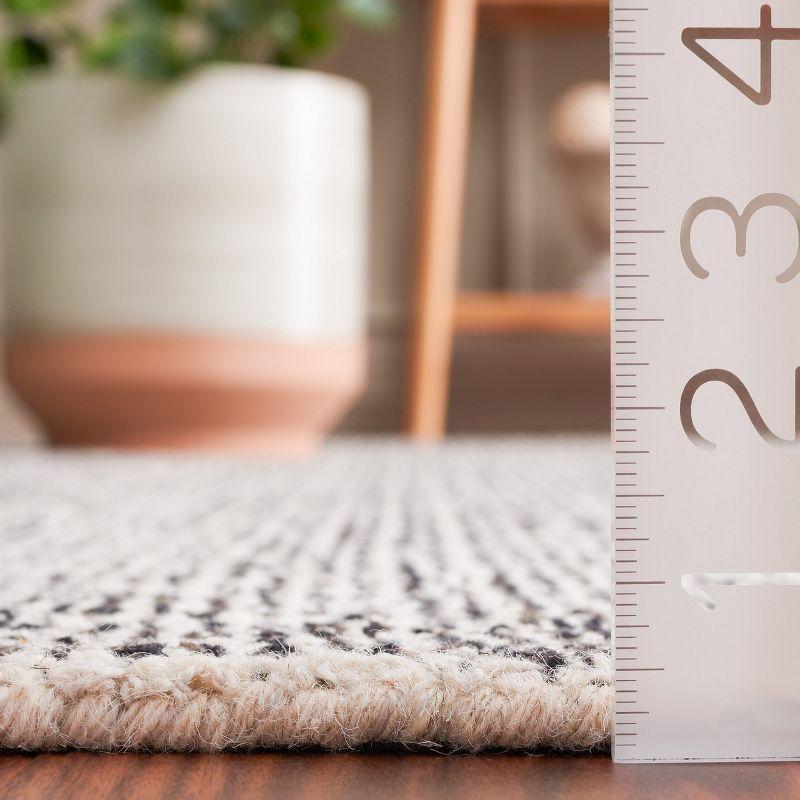 Ebony EBN602 Hand Tufted Indoor Area Rug - Black/Ivory - 4'x6' - Safavieh