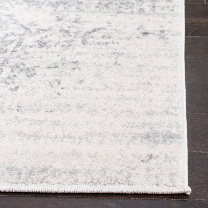 Madison MAD603 Power Loomed Indoor Area Rug - Silver/Ivory - 5'3"x7'6" - Safavieh