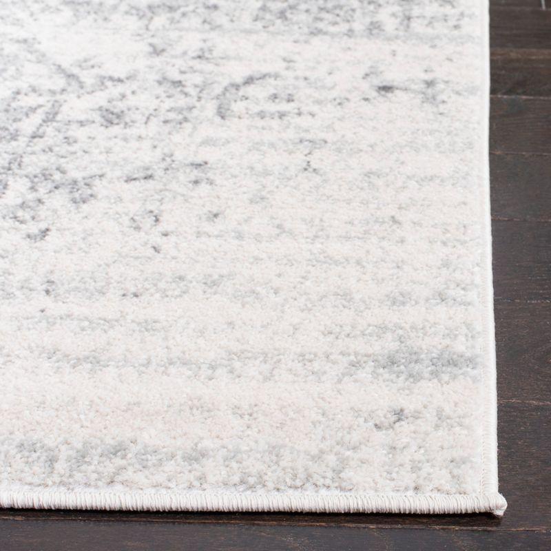 Elegant Madison Silver/Ivory 6'7" Square Synthetic Area Rug