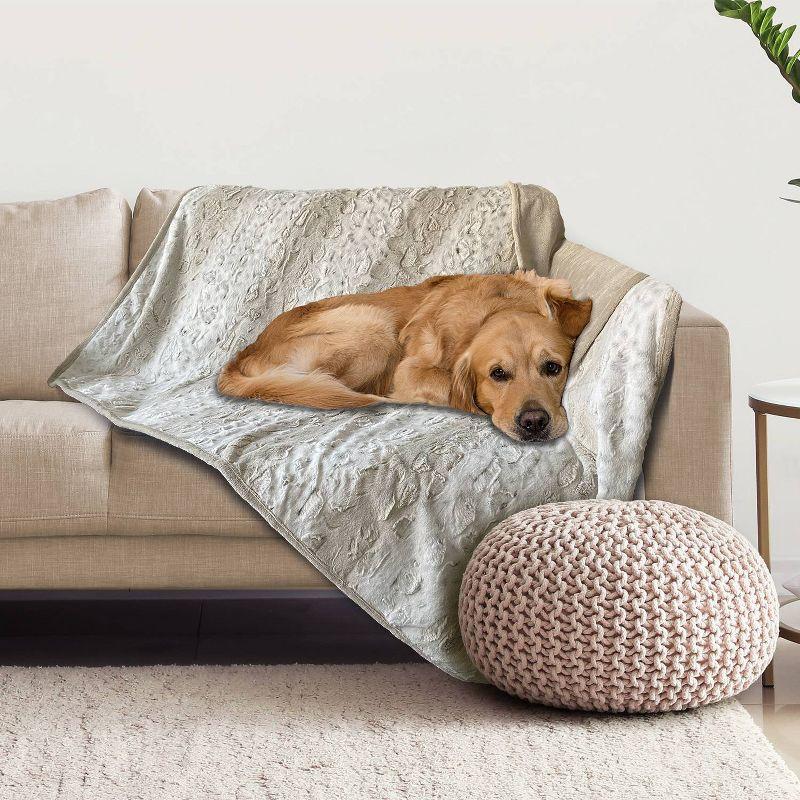 Cozy Waterproof Pet Throw