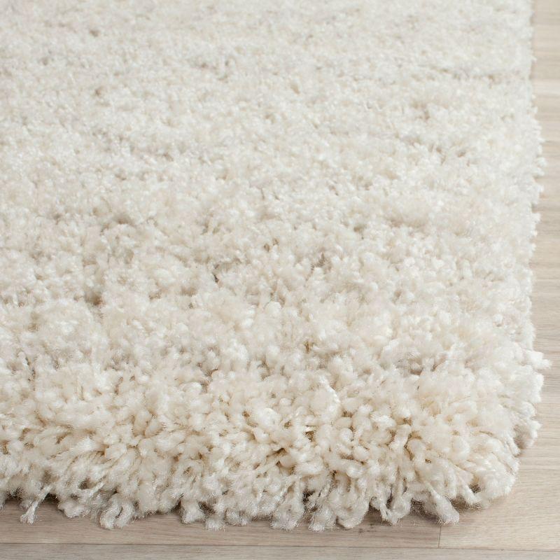 Luxurious Ivory & Beige Shag 4' x 6' Area Rug