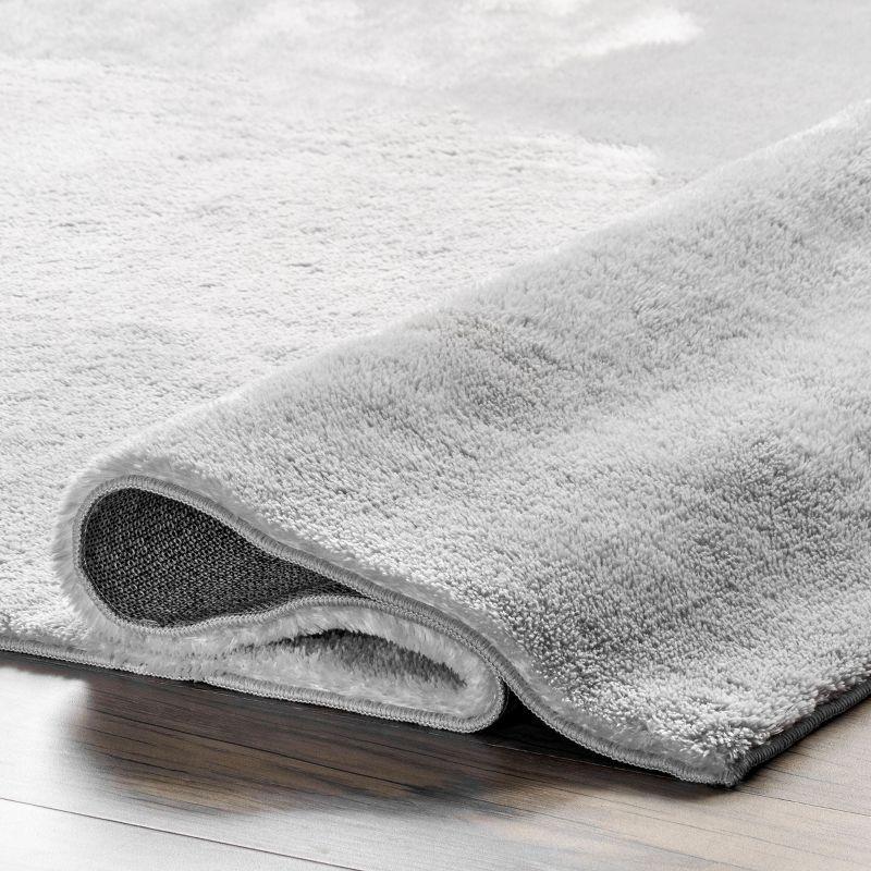 Nuloom Loni Cozy Plush Solid Pet Friendly Premium Machine Washable Shag Area Rug, 3' x 5', Light Grey