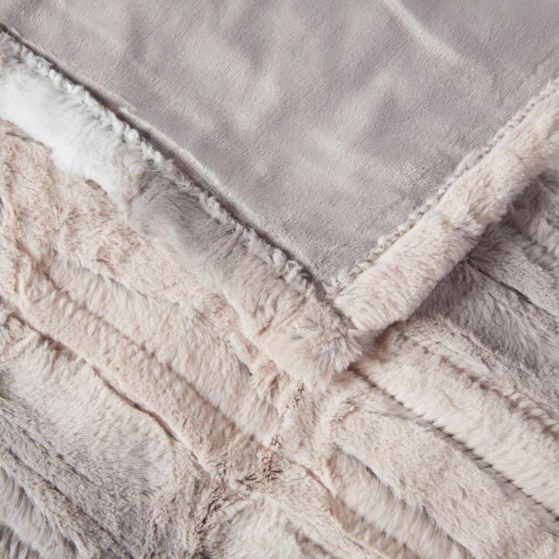 Beautyrest Beautyrest Zuri Oversized Heated Faux Fur Throw