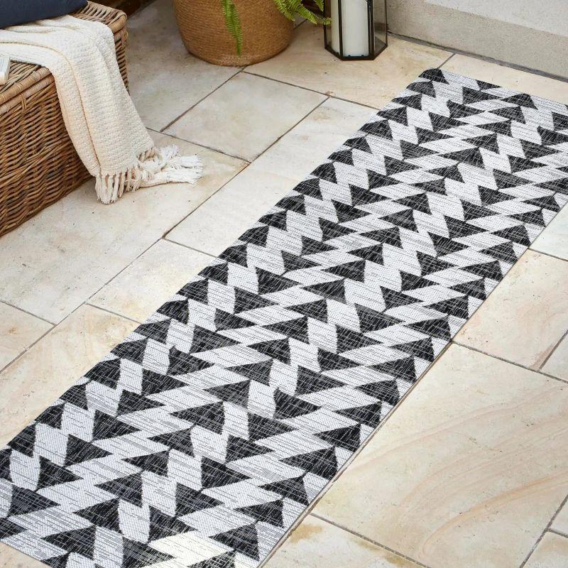 Andratx Modern  Geometric Indoor/Outdoor Area Rug - JONATHAN Y