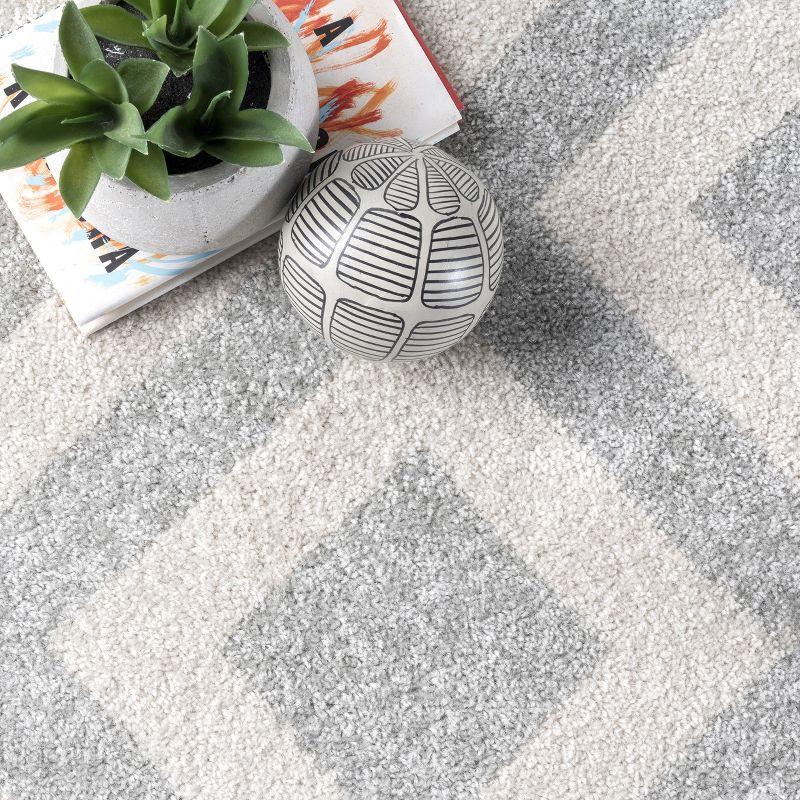 Luxurious Light Gray Geometric 52'' Synthetic Area Rug