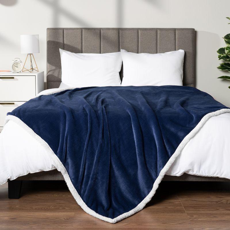 Pavilia Hand Woven Throw Blanket