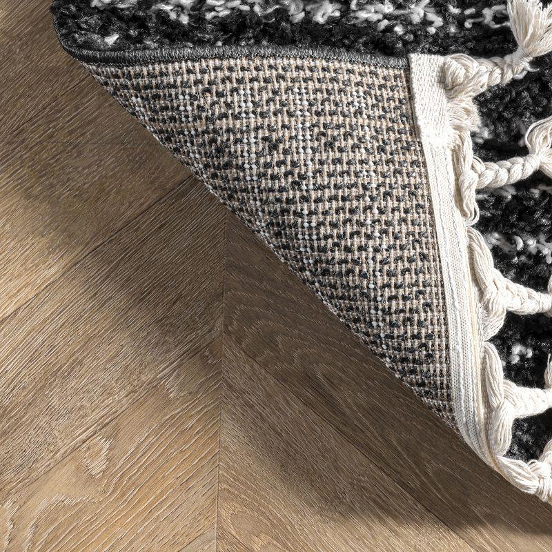 Nuloom Bria Geometric 4x6 Shag Indoor Area Rug for Living Room Bedroom Dining Room Nursery, Black/Ivory