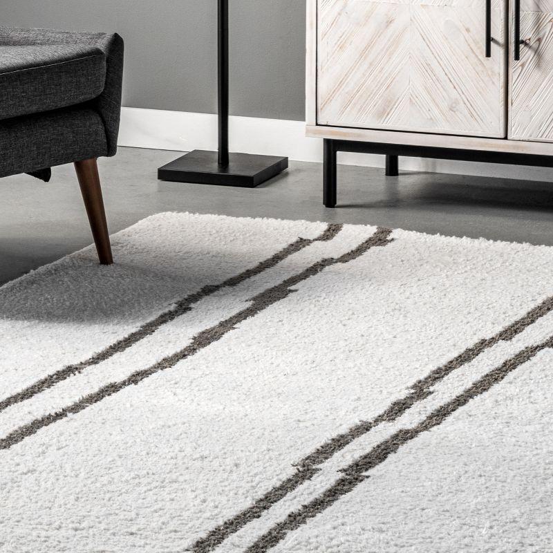 nuLOOM Isis Handmade Striped Modern Area Rug