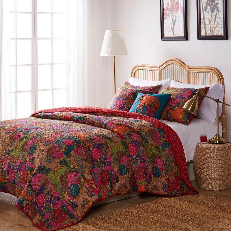Greenland Home Fashions Jewel Boho Patchwork Print Quilt Set with Throw Pillows