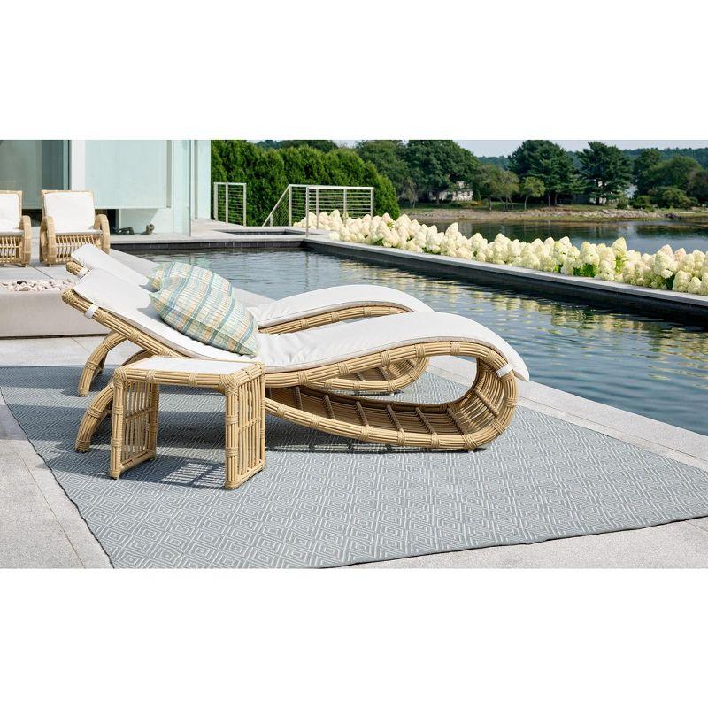 Diamond Slate/Light Blue Handwoven Indoor/Outdoor Rug
