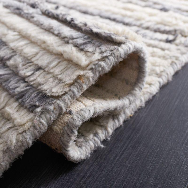 Casablanca CSB793 Hand Woven Indoor Area Rug - Grey/Ivory - 4'x6' - Safavieh