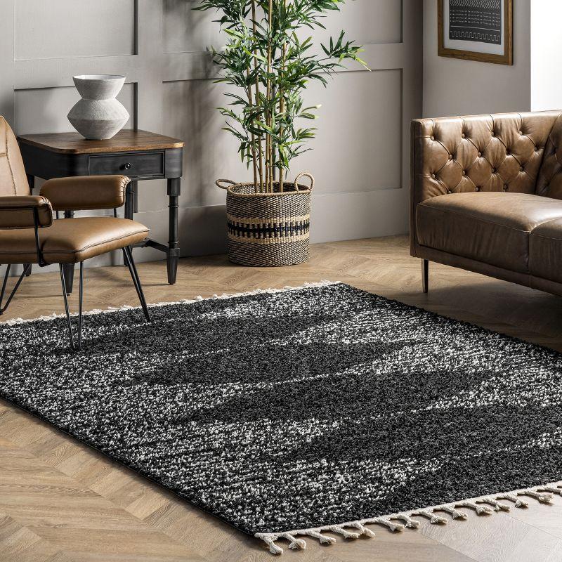 Nuloom Bria Geometric 4x6 Shag Indoor Area Rug for Living Room Bedroom Dining Room Nursery, Black/Ivory