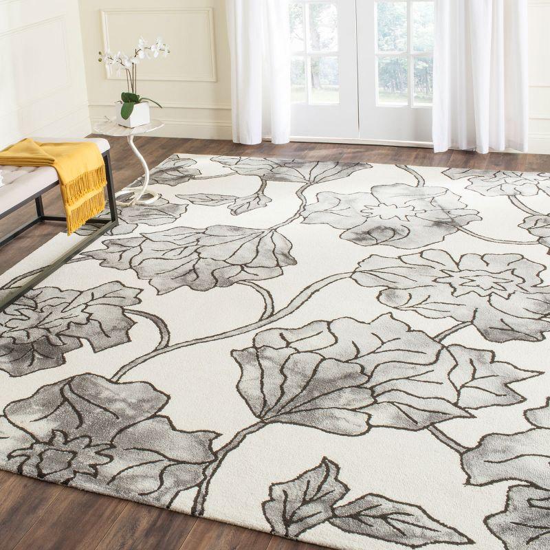 Ivory and Light Grey Hand-Tufted Wool Area Rug 8' x 10'