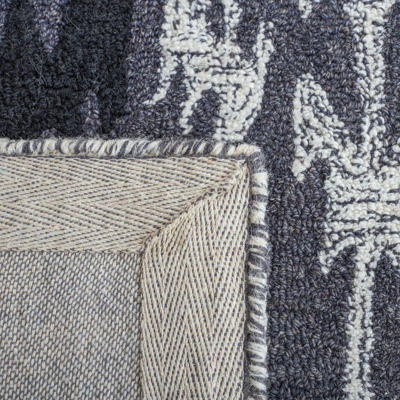 Ikat IKT652 Hand Tufted Area Rug - Grey/Black - 4'x6' - Safavieh.