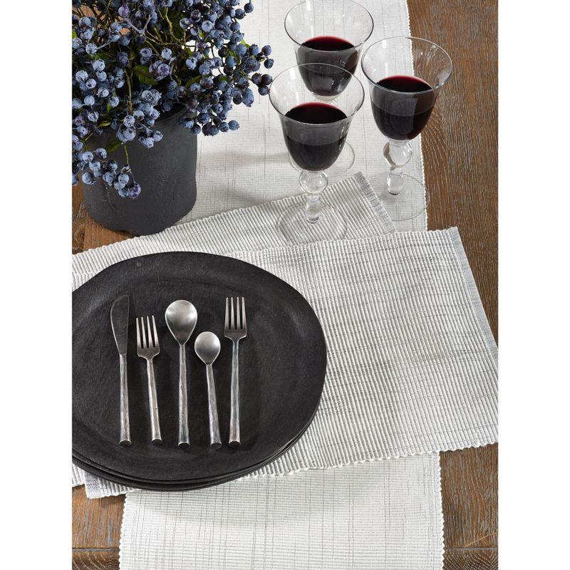 Saro Lifestyle Table Runner With Shimmering Ribbed Design