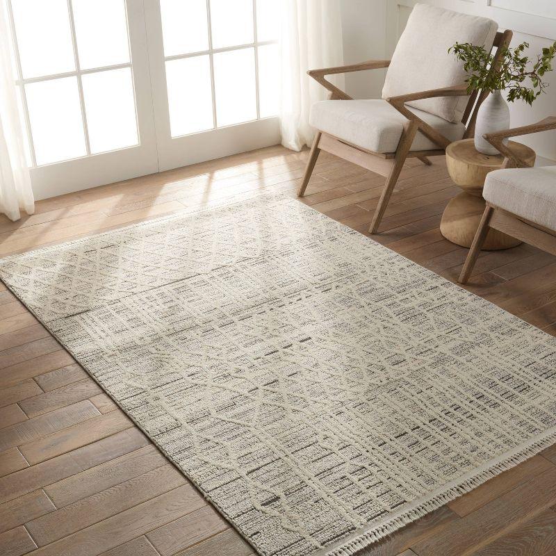 Gray Trellis Handmade Synthetic 4' x 6' Area Rug