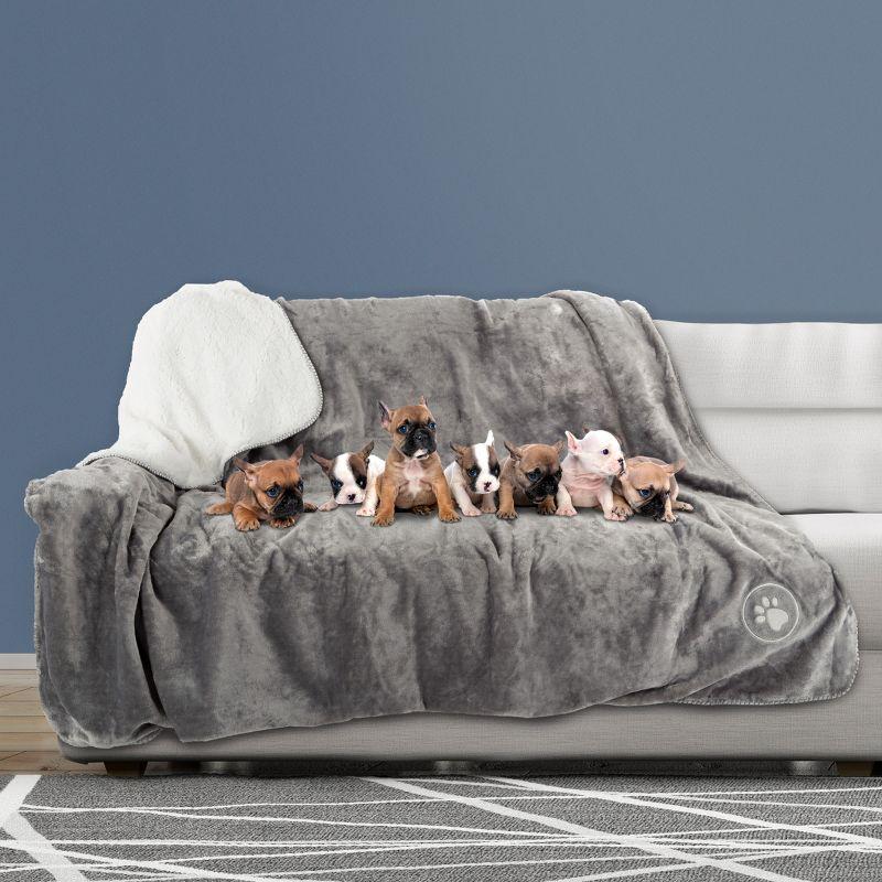 Petmaker PETMAKER 60x70in, 60x80in, 80x100in Water-Resistant Dog Blanket