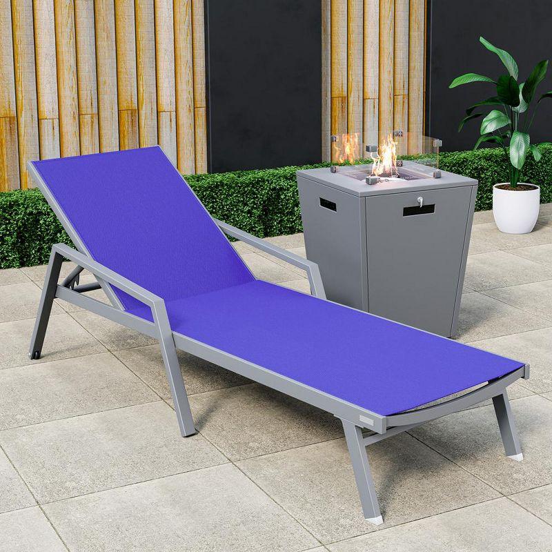 LeisureMod Outdoor Metal Chaise Lounge with Table (Set of 2)
