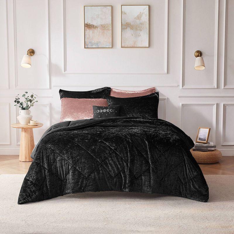 Intelligent Design Felicia Crushed Velvet Comforter Set with Throw Pillow